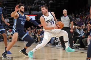 决不退缩的 决不退缩的